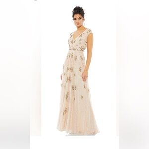 NWT Mac Duggal Pink Sleeveless V-Neck Gown